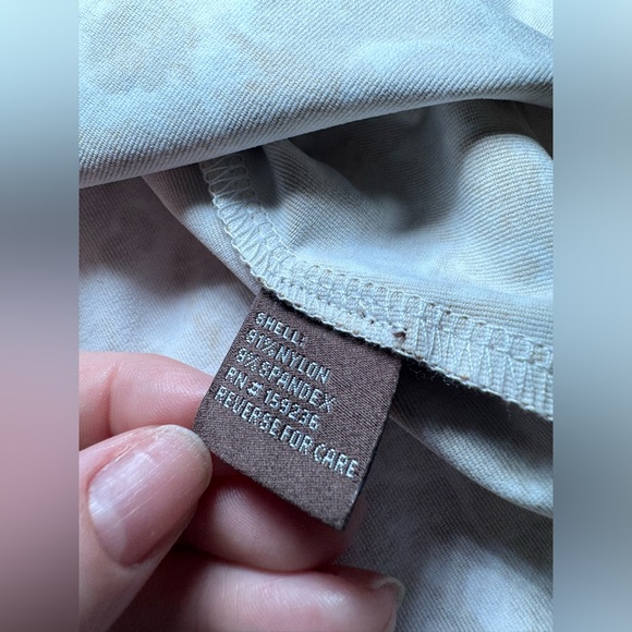 J.McLaughlin Micro Watercolor Cheetah Print Knit Jersey Crew Blouse Size Large - Picture 6 of 9